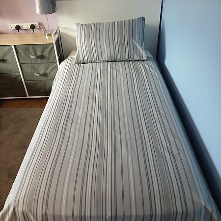 Twin Room In Prescot Homestay Exteriör bild